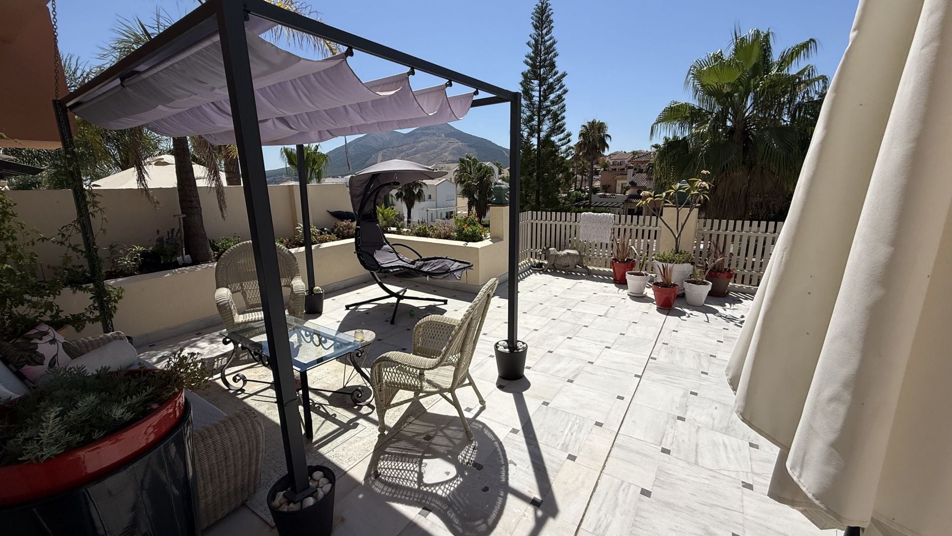 Villa for sale in Coín