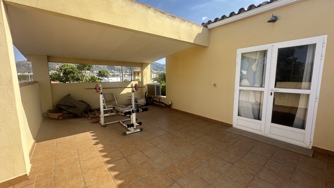 Villa for sale in Albir
