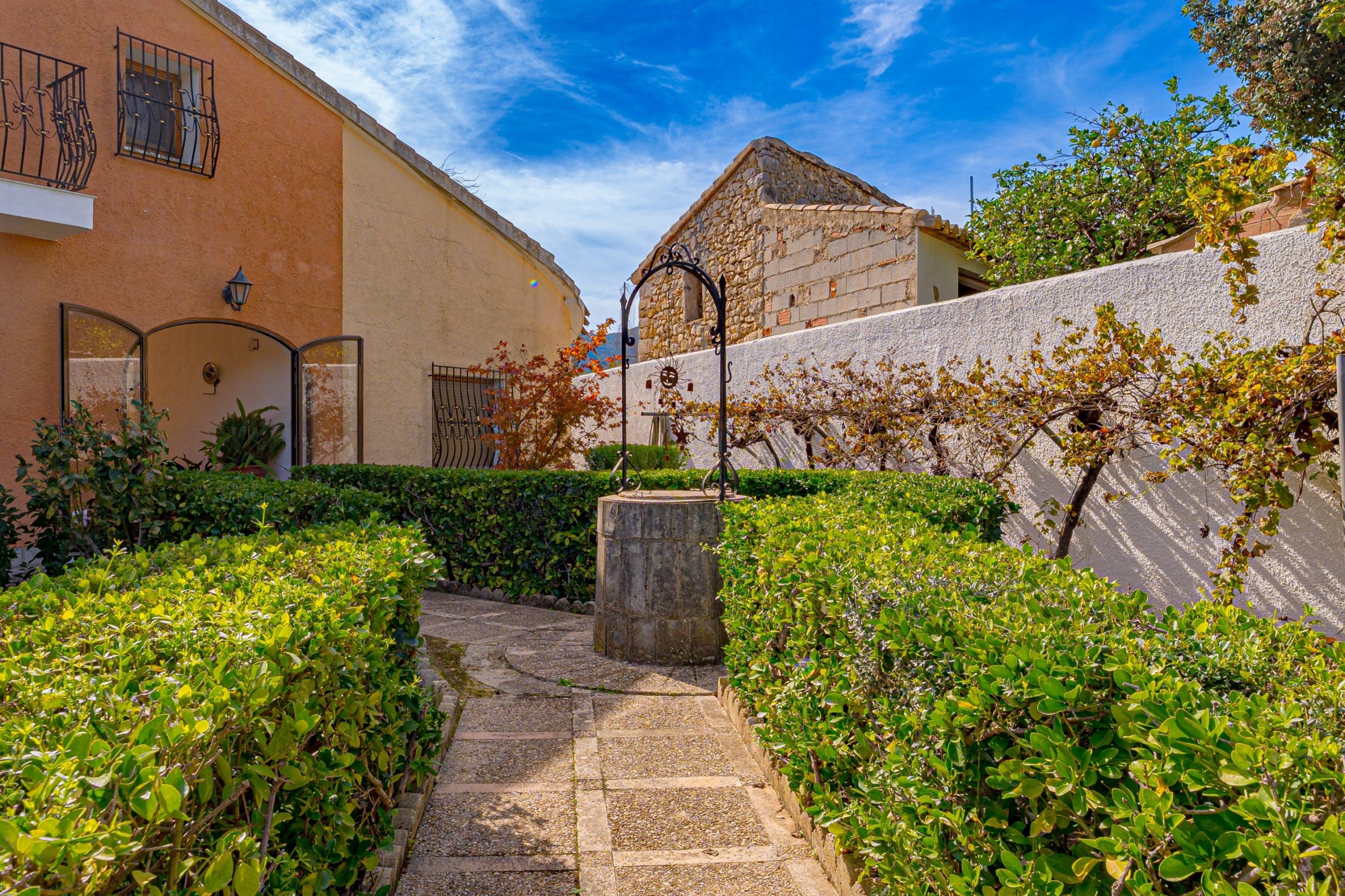 Villa for sale in Alcalali