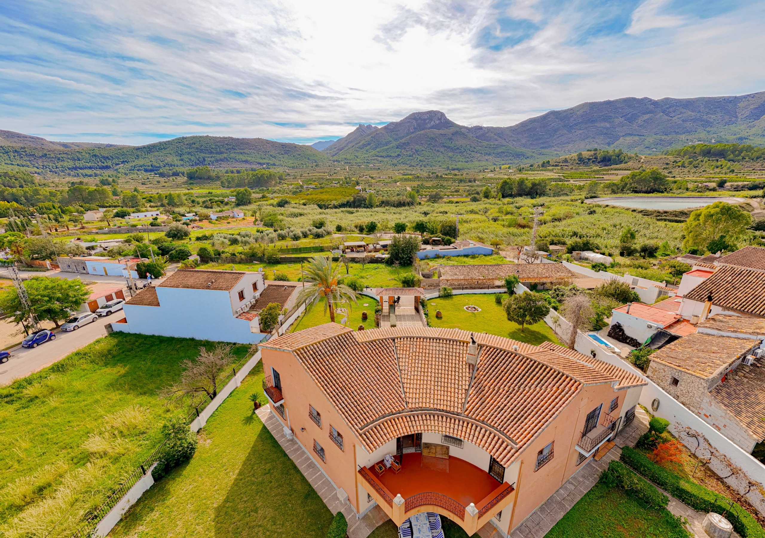 Villa for sale in Alcalali