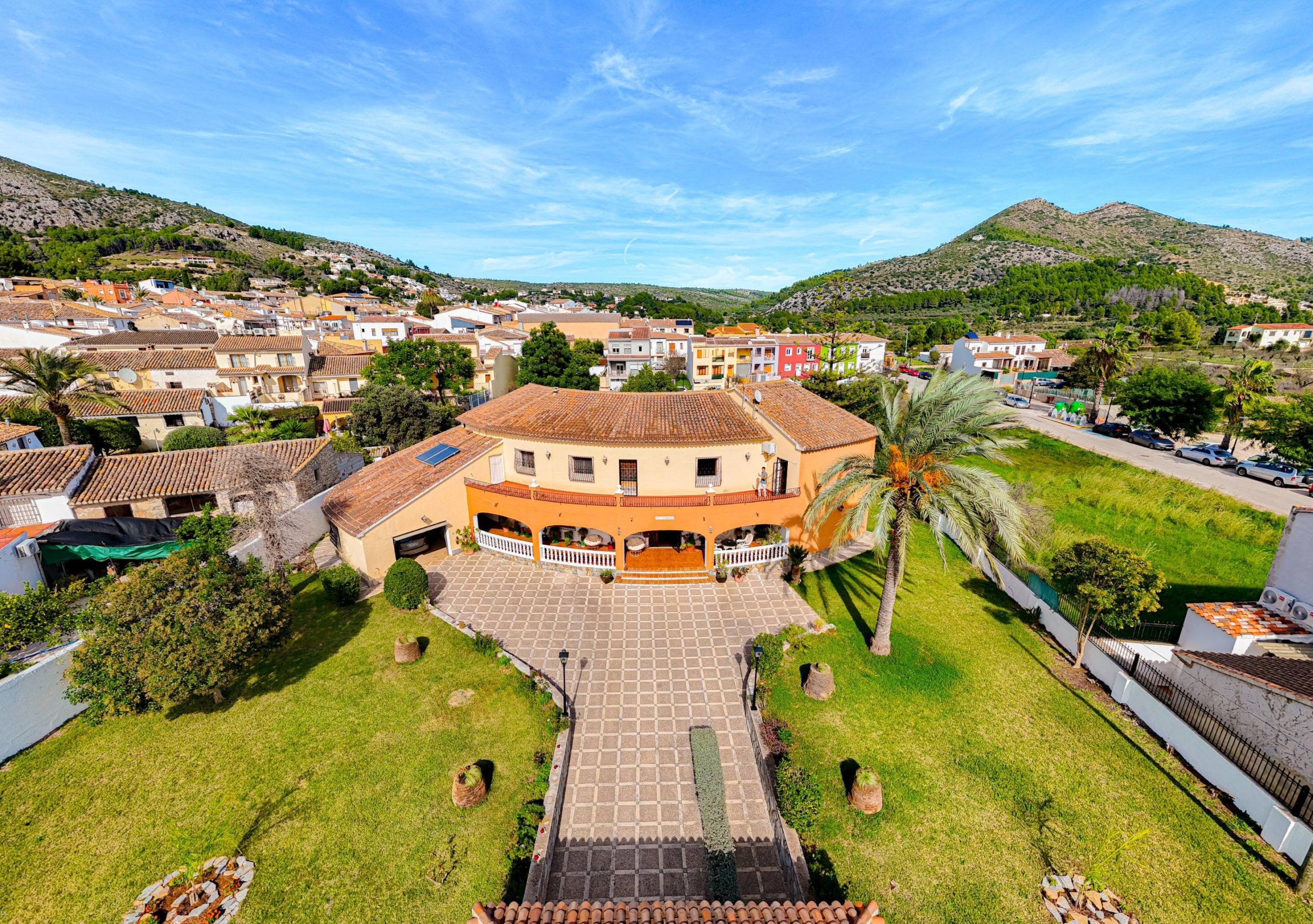 Villa for sale in Alcalali