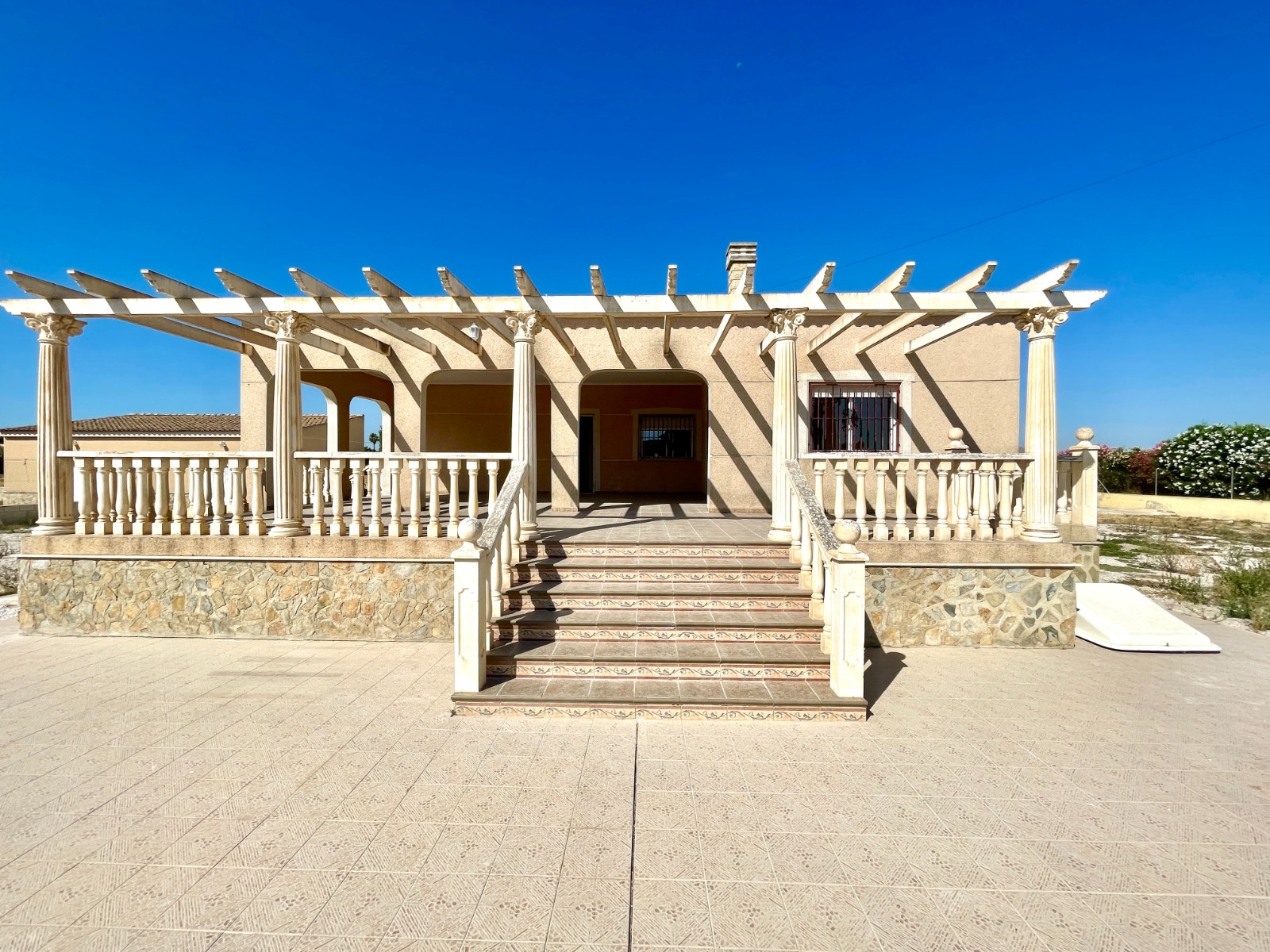 DP-75-SLS1600-6 Villa for sale in Catral