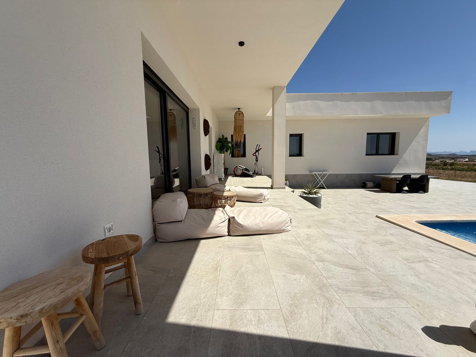 Villa for sale in Pinoso