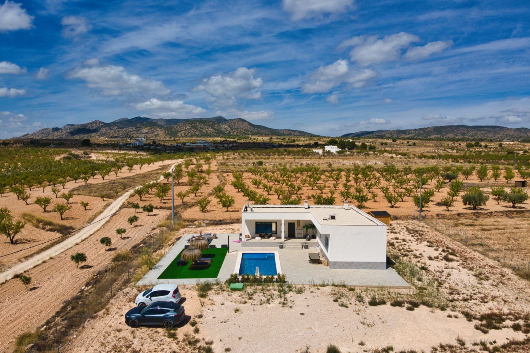 Villa for sale in Pinoso