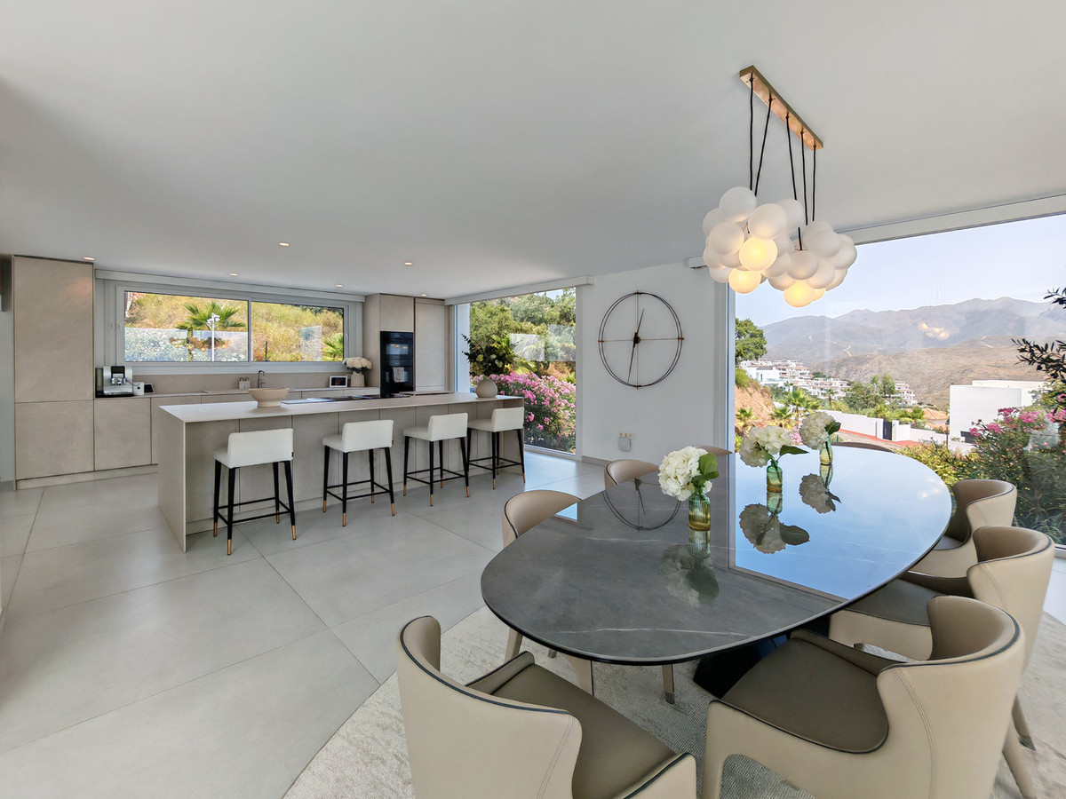 Villa for sale in La Mairena