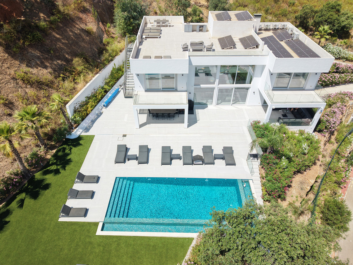 Villa for sale in La Mairena
