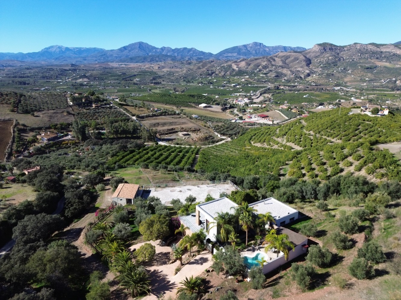 Villa for sale in Alora