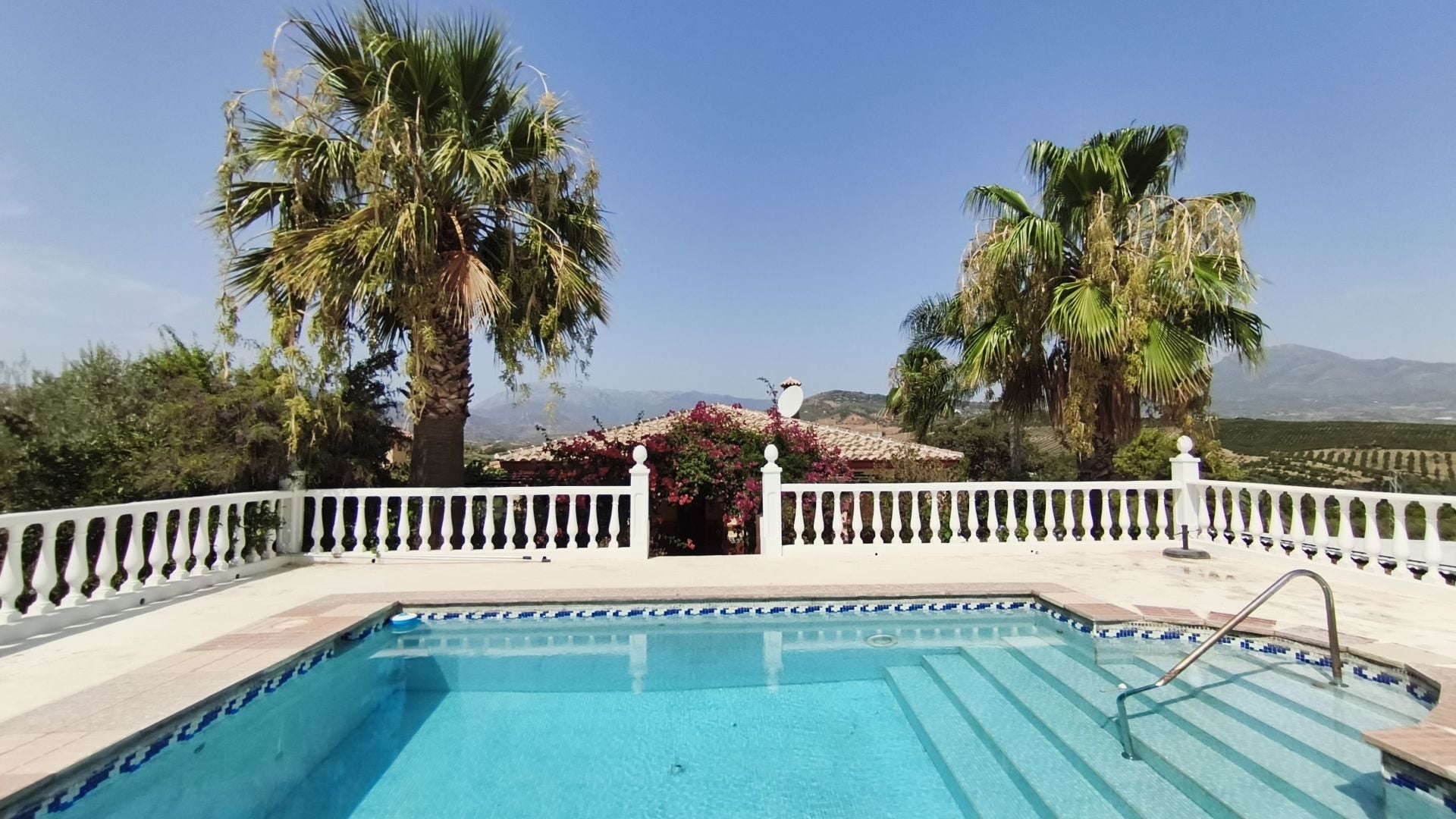 Finca for sale in Coín
