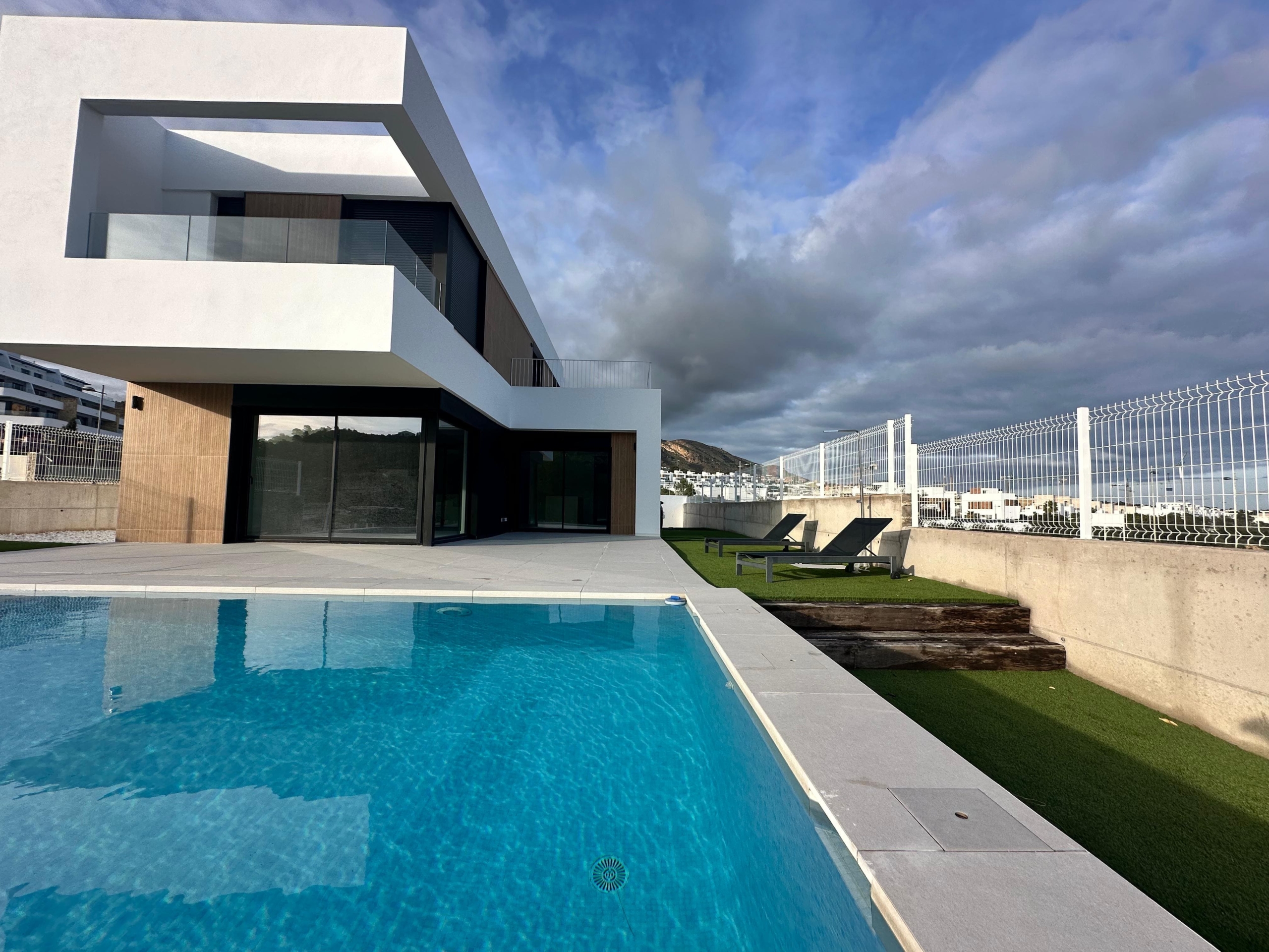 DP-100-22375631-01-1 New build Villa for sale in Finestrat