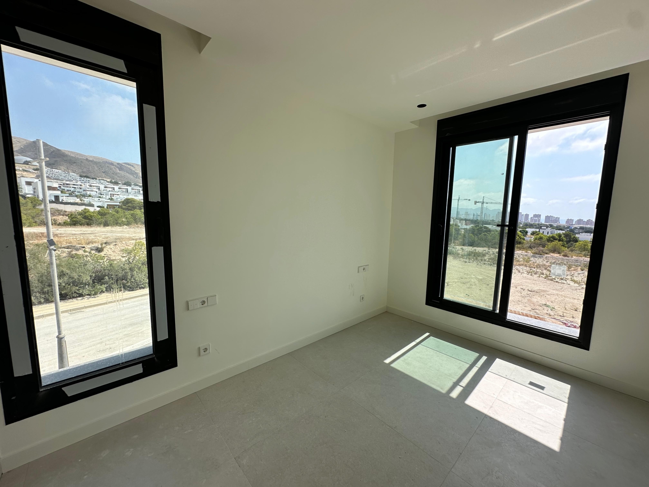 DP-100-22375631-01-11 New build Villa for sale in Finestrat