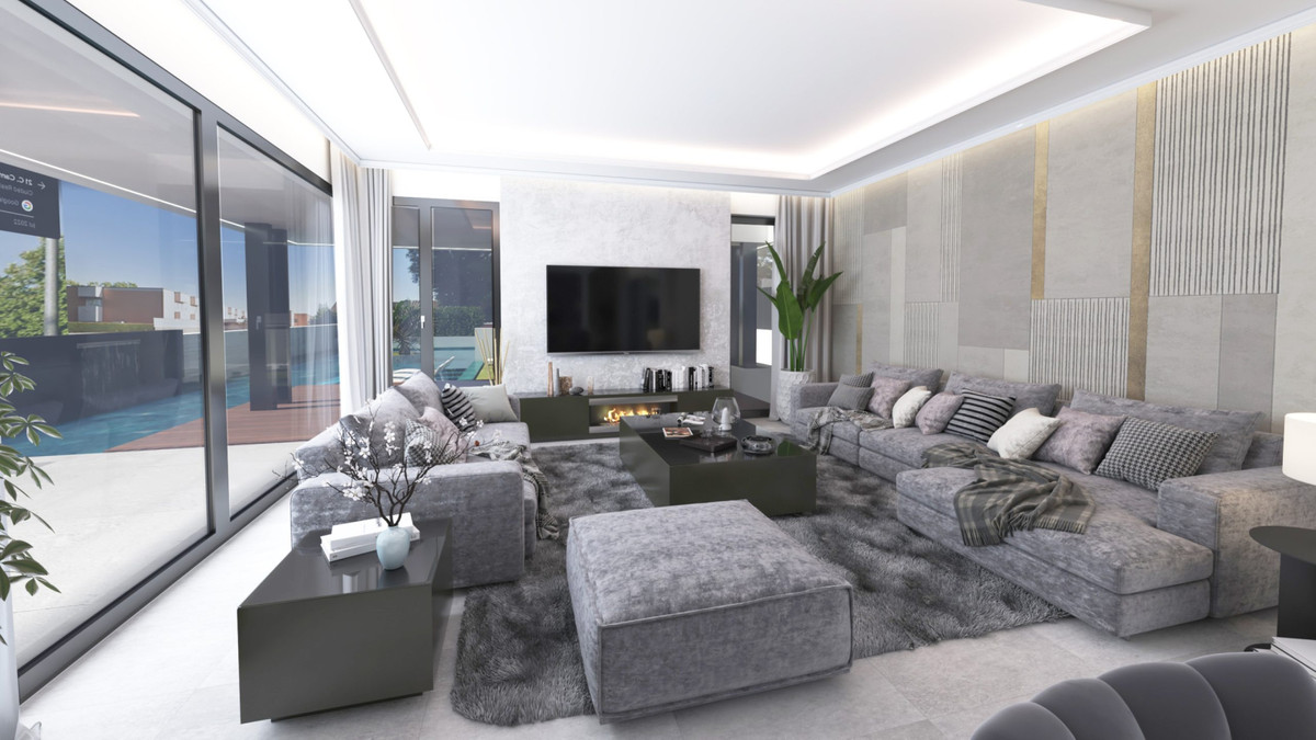 Villa for sale in Benalmadena