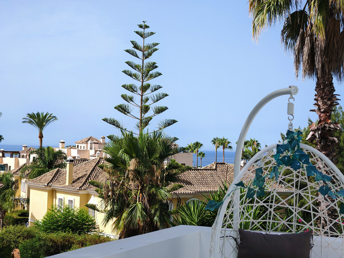 Villa for sale in Elviria