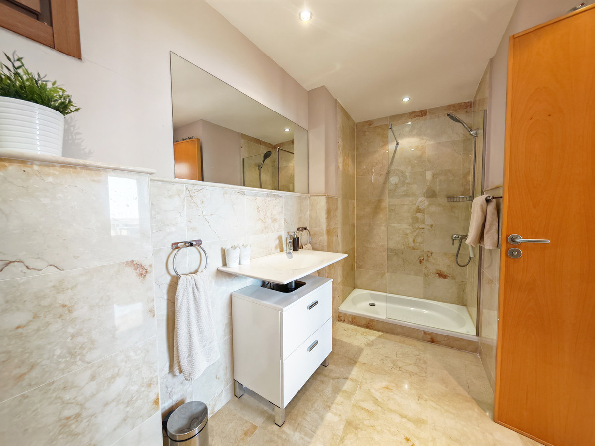 DP-12-R5455651-13 Apartment for sale in Altos de los Monteros