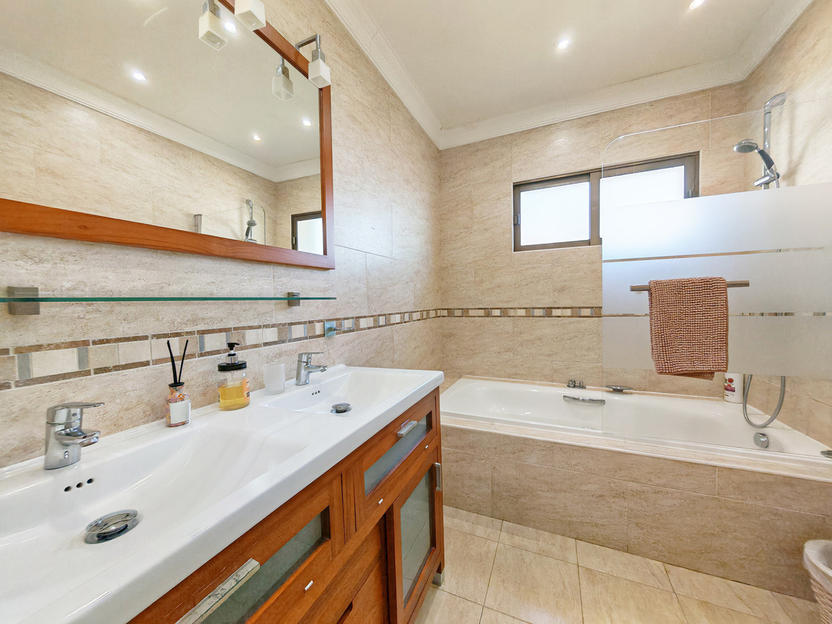 DP-12-R5461585-10 Villa for sale in El Chaparral