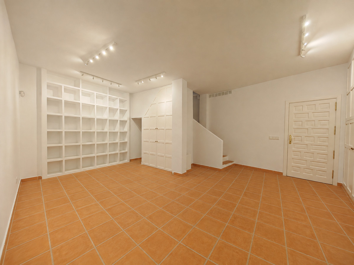 Townhouse for sale in Altos de los Monteros