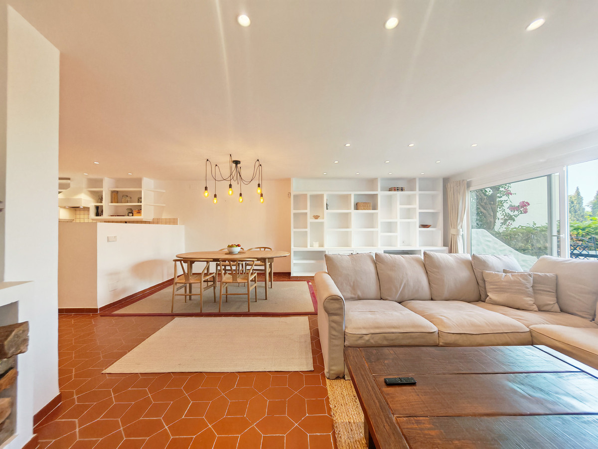Townhouse for sale in Altos de los Monteros