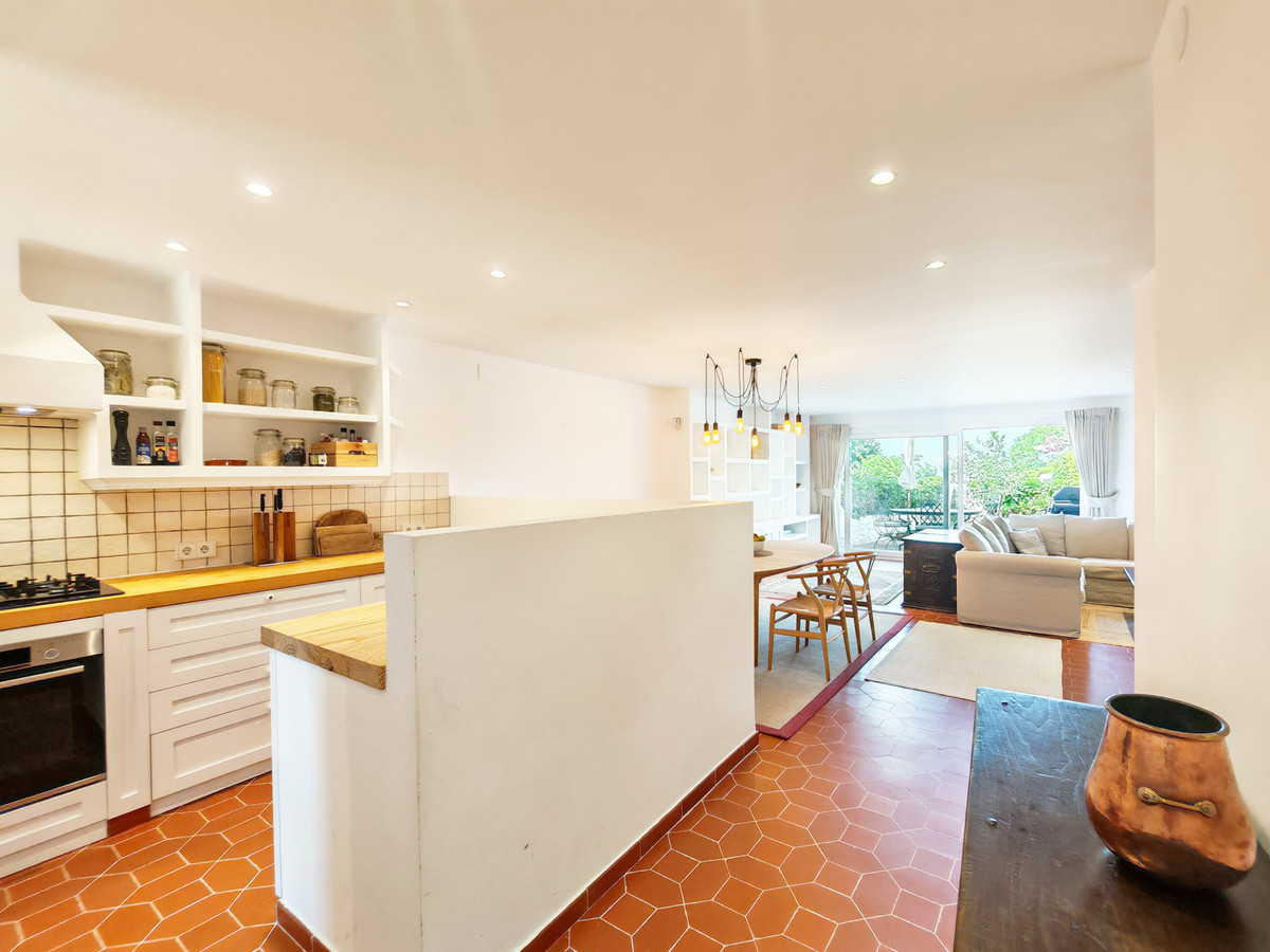Townhouse for sale in Altos de los Monteros