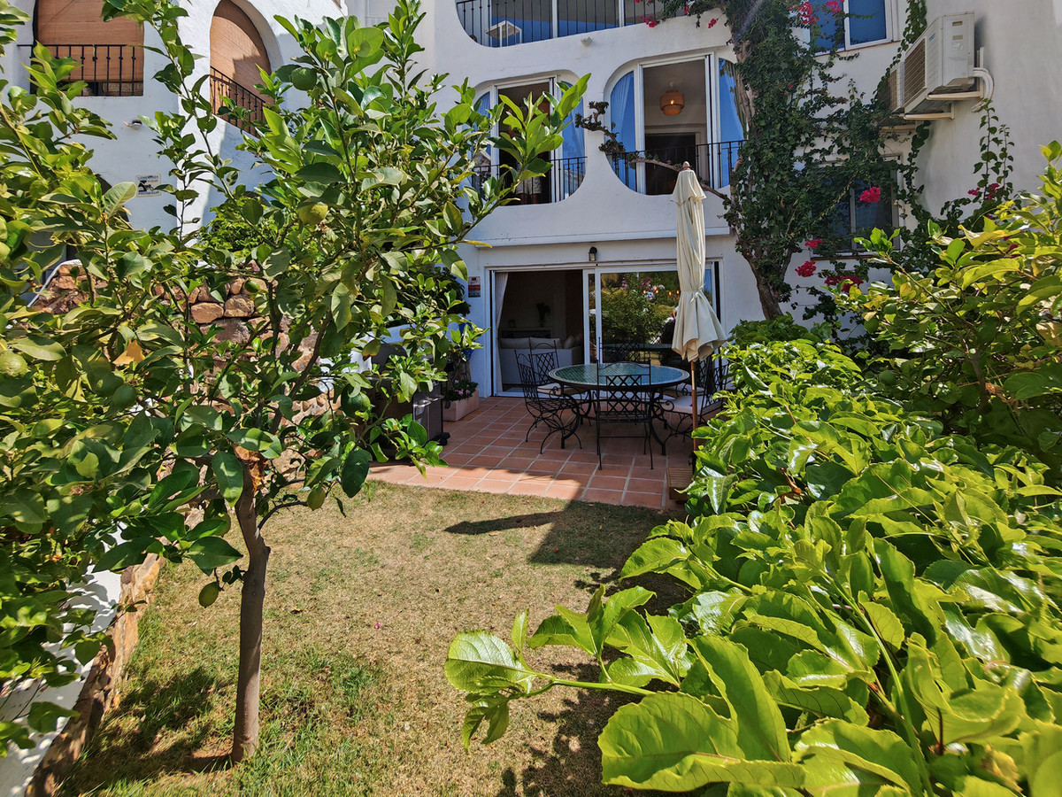Townhouse for sale in Altos de los Monteros