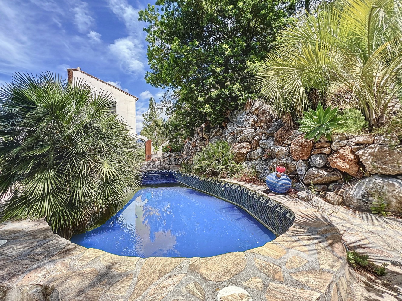 DP-26-6329-1 Villa for sale in Sayalonga