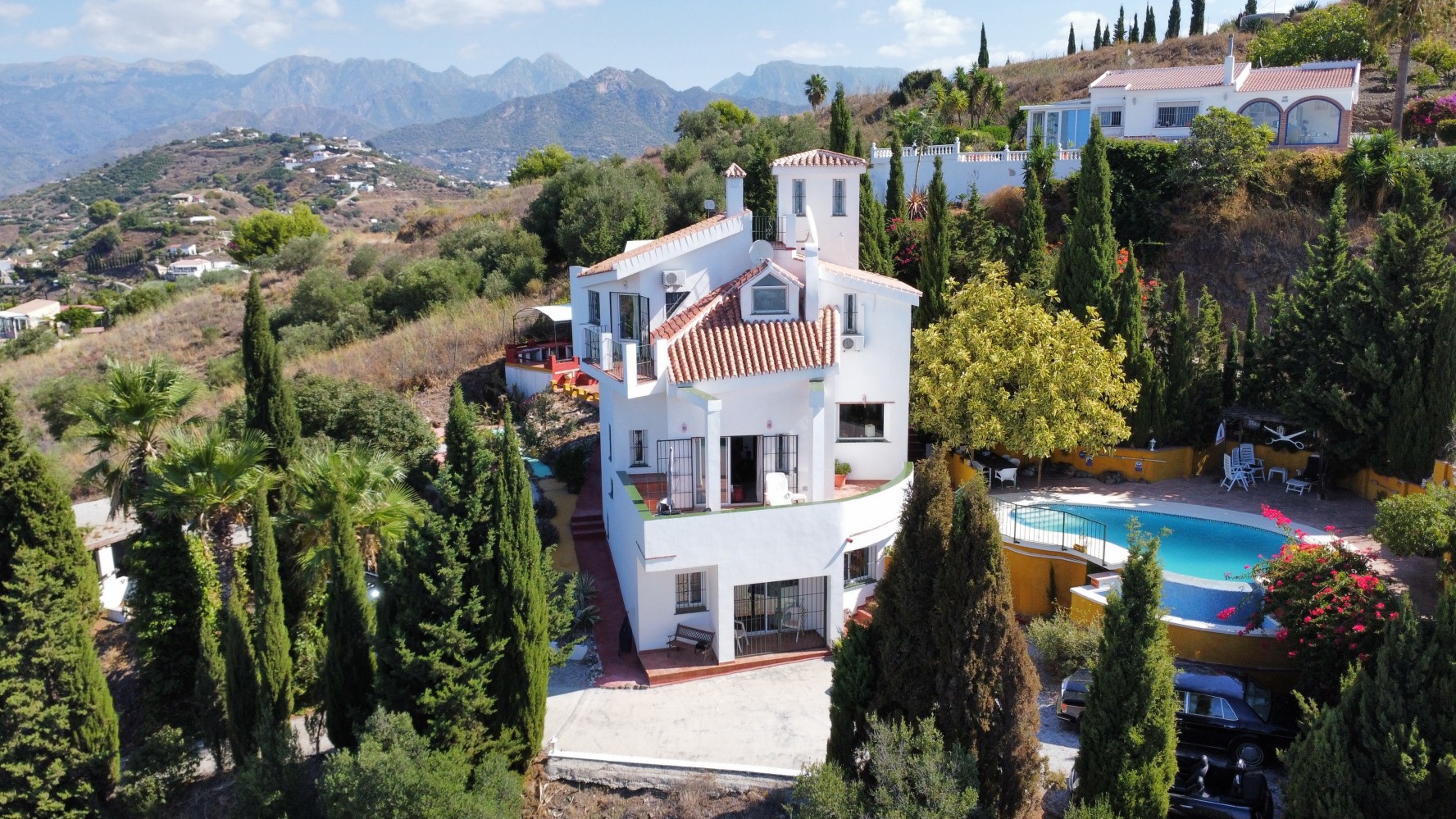 Villa for sale in Torrox
