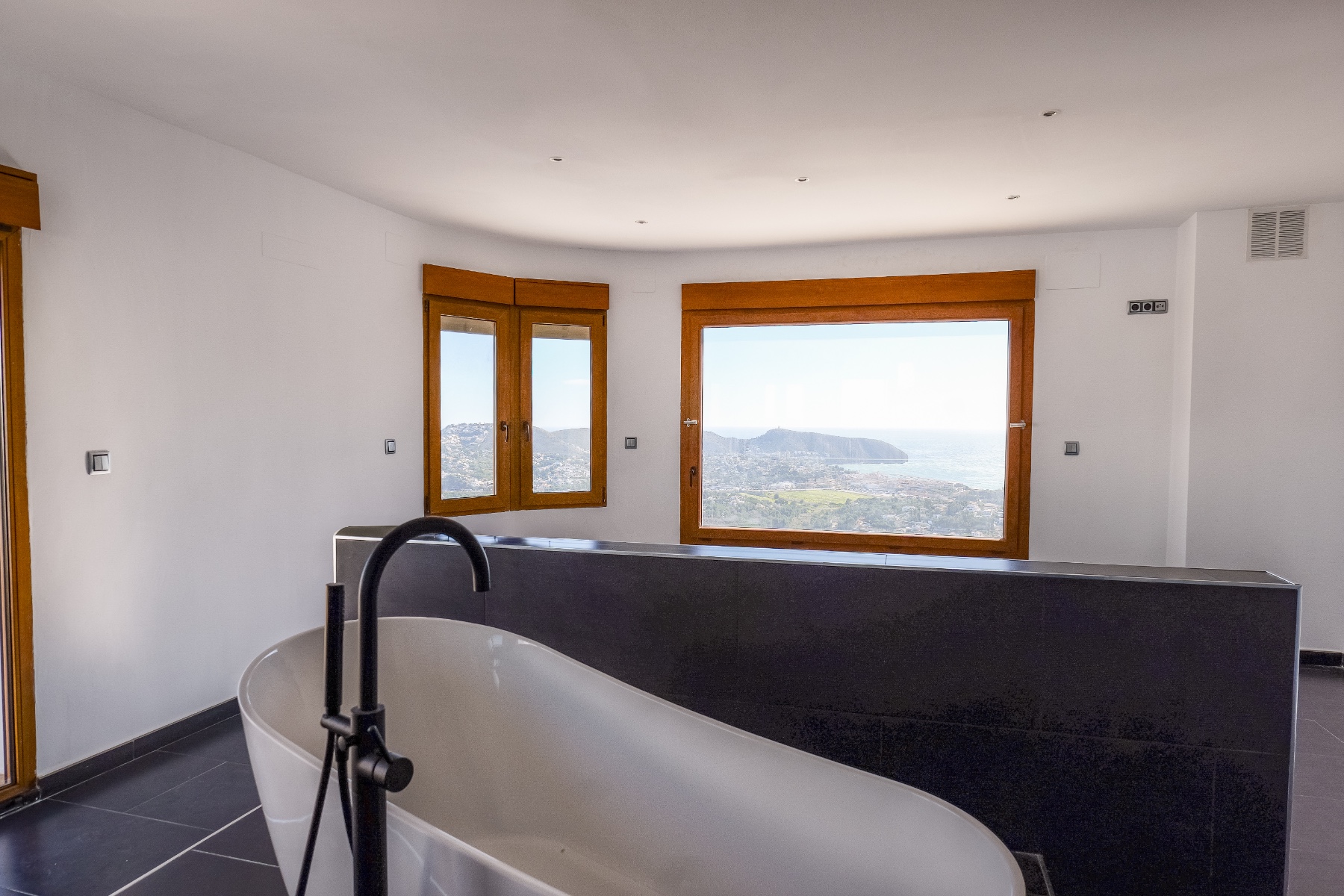 DP-27-OV4423EX-10 Villa for sale in Moraira