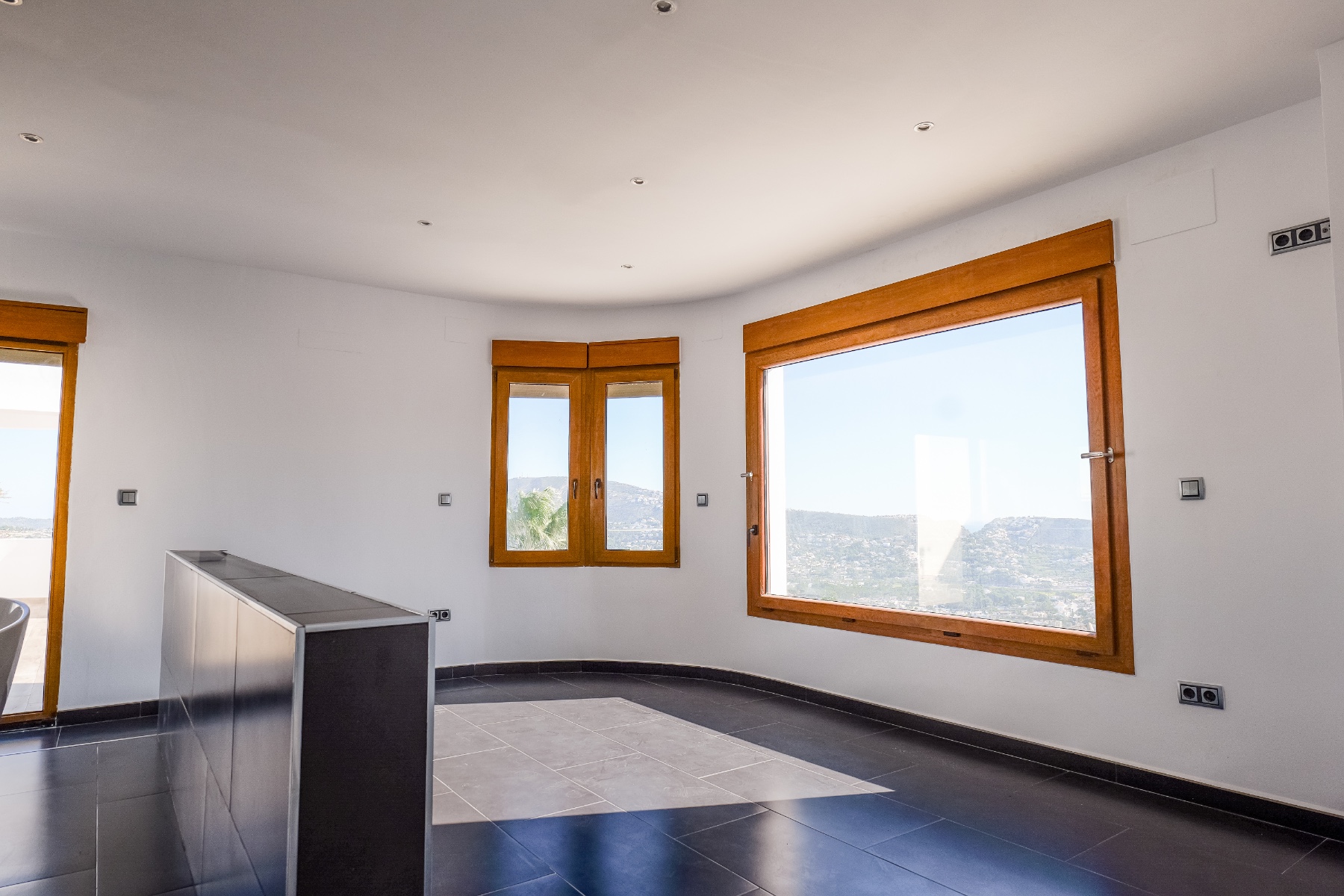 DP-27-OV4423EX-9 Villa for sale in Moraira