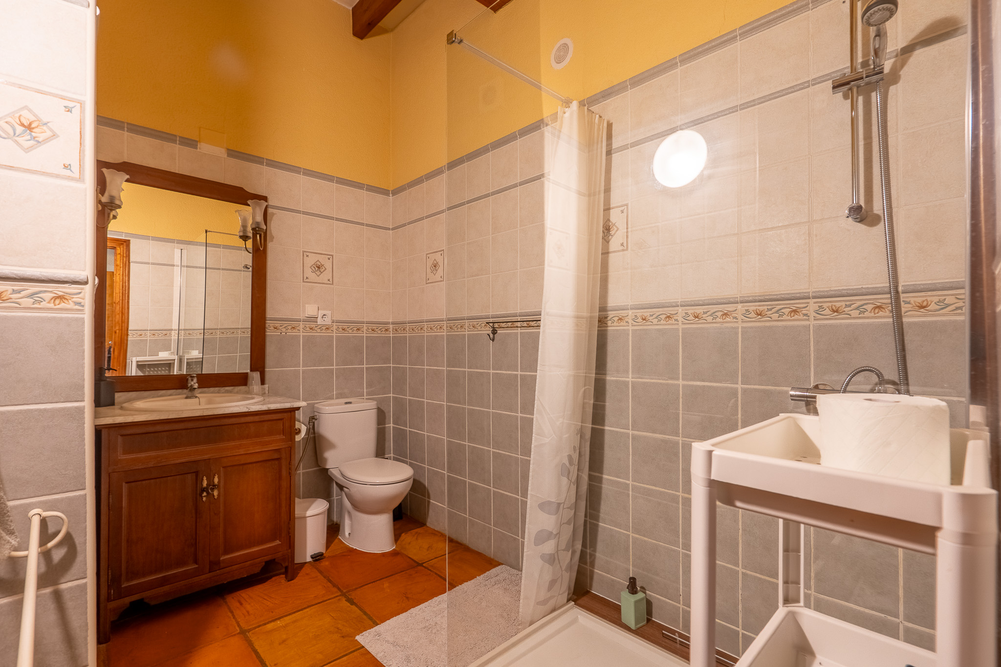 Commercial property for sale in Sagra