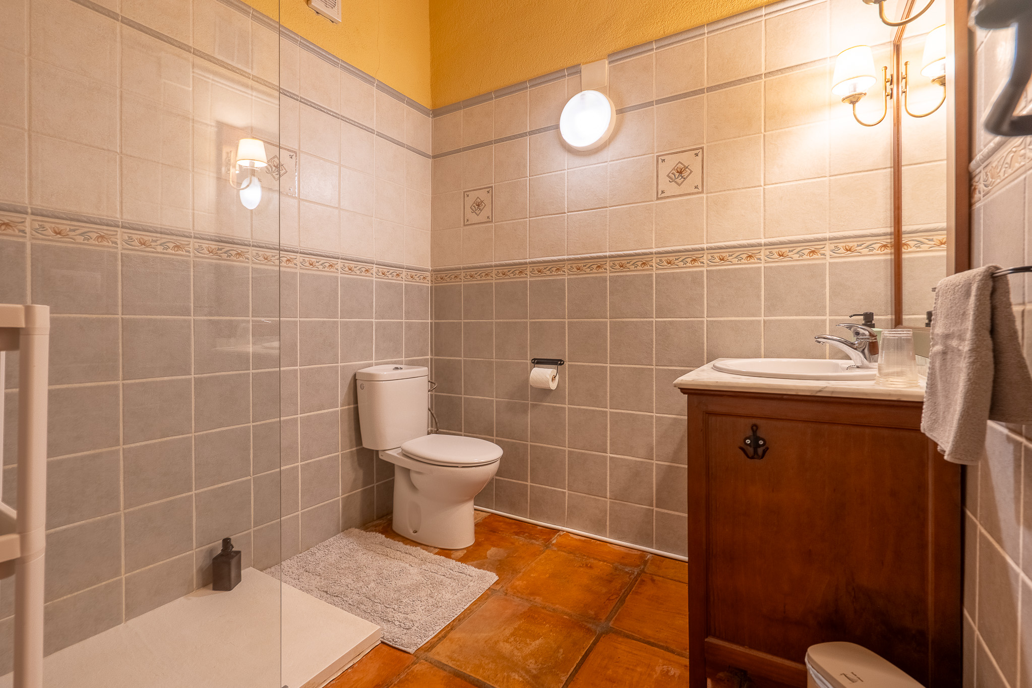 Commercial property for sale in Sagra