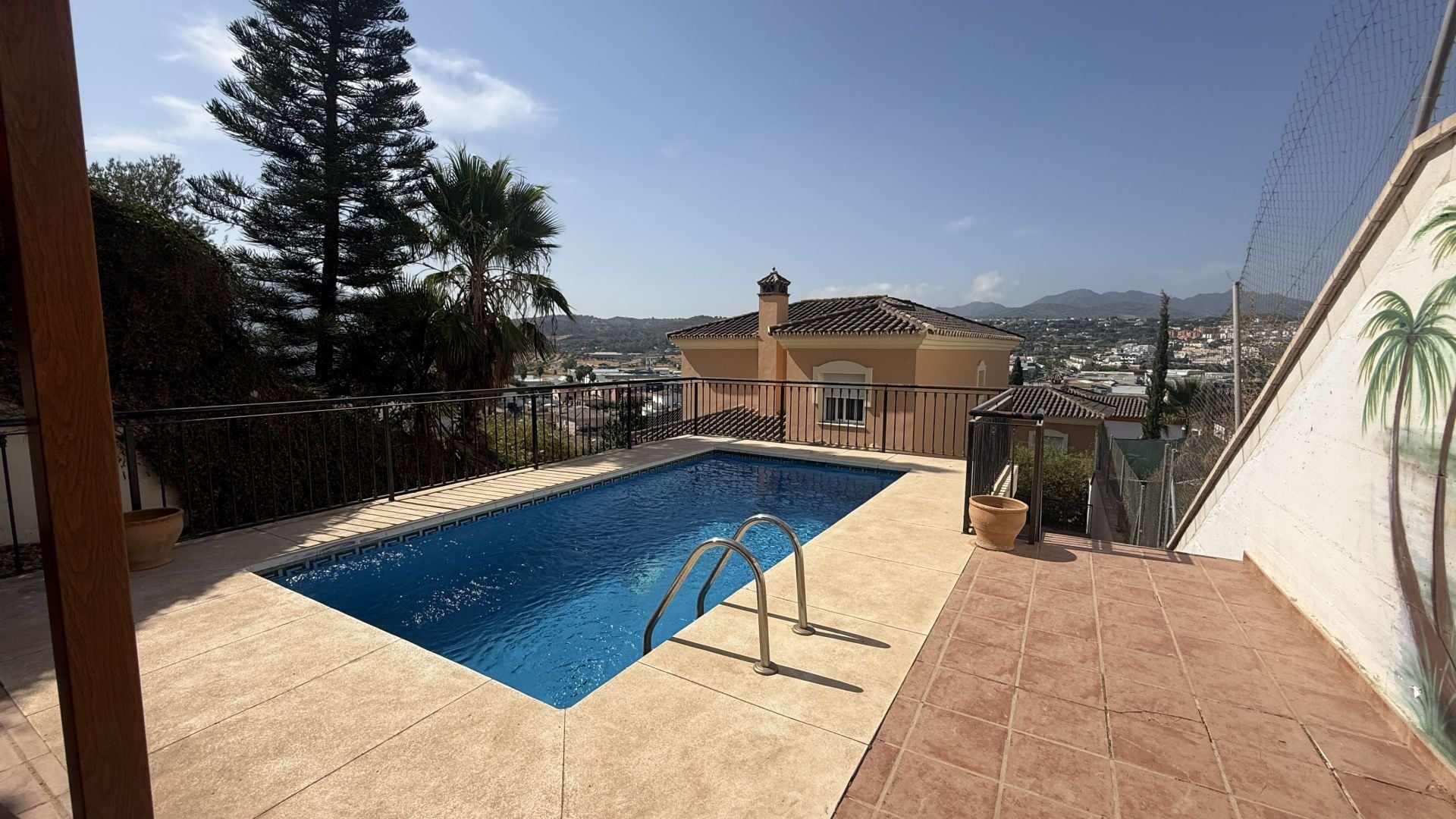 Villa for sale in Coín