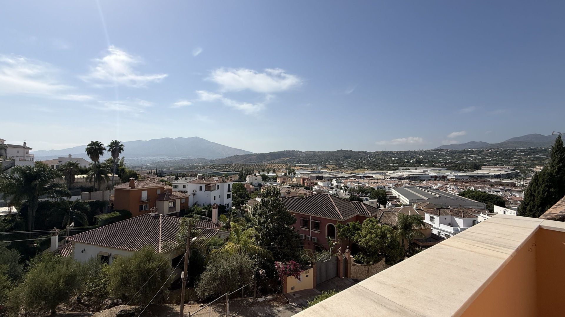 Villa for sale in Coín