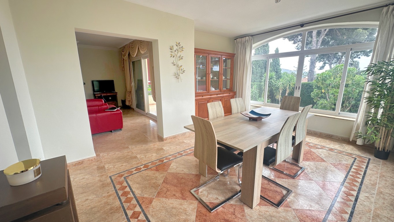 Villa for sale in Benidorm