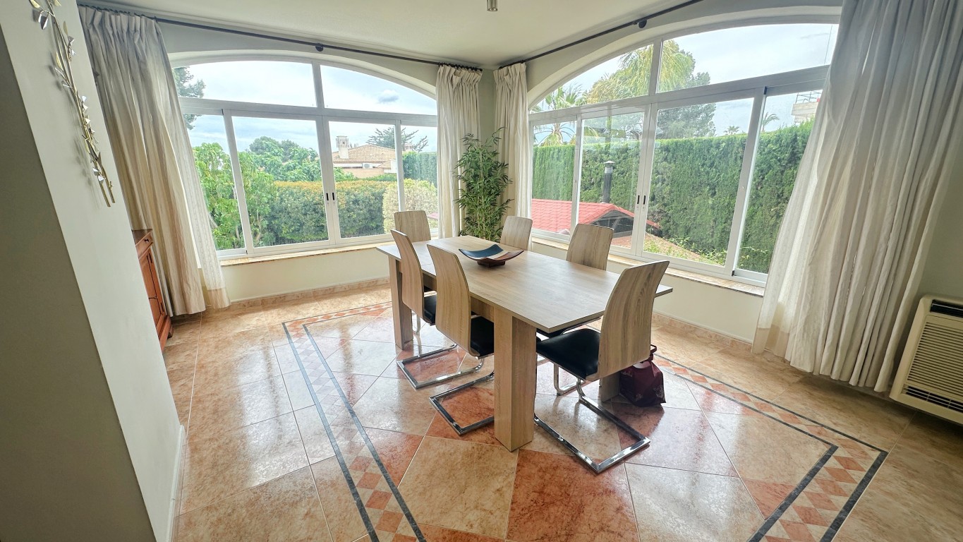 Villa for sale in Benidorm