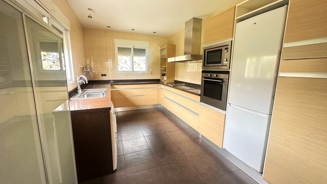Villa for sale in Benidorm