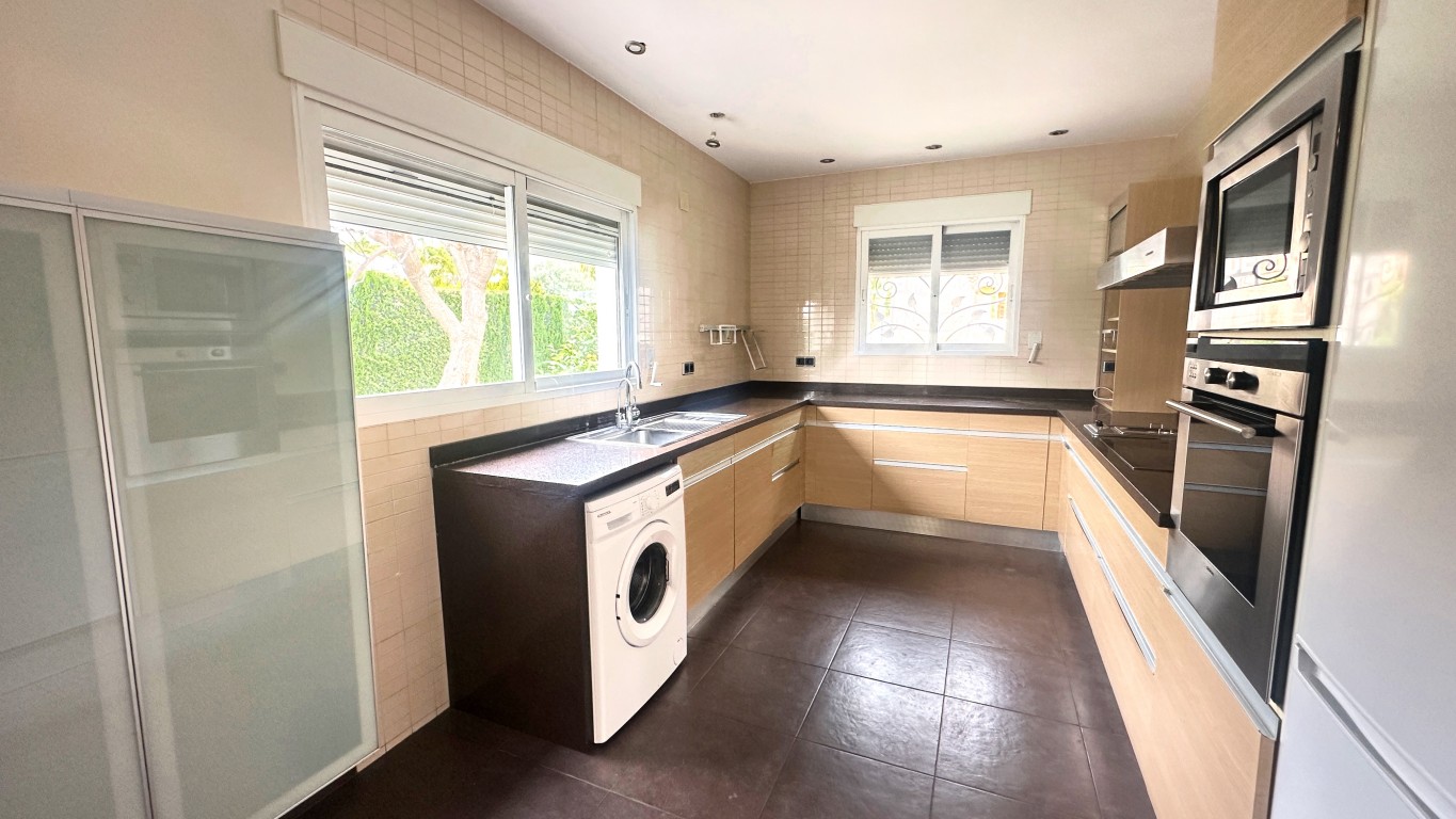 Villa for sale in Benidorm