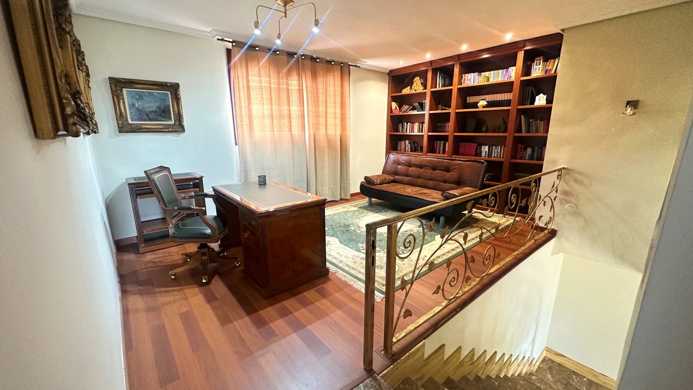 Villa for sale in Benidorm