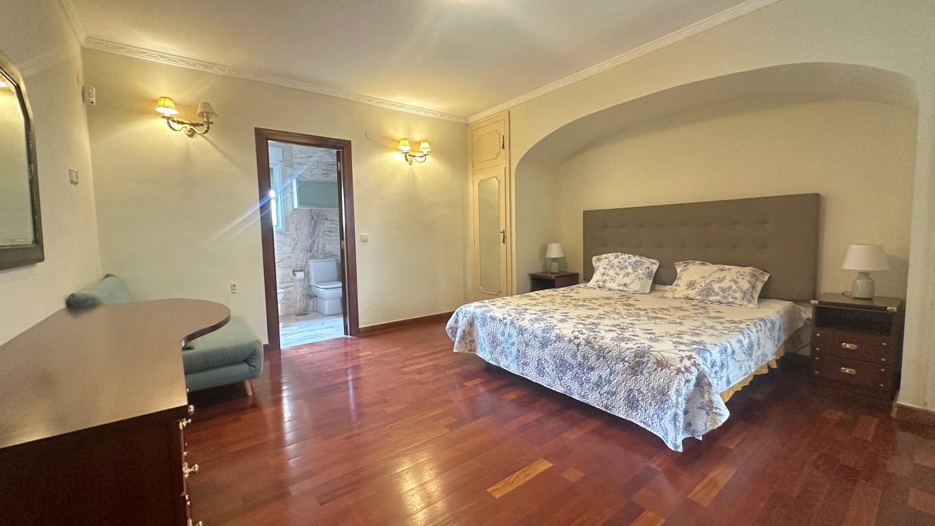 Villa for sale in Benidorm