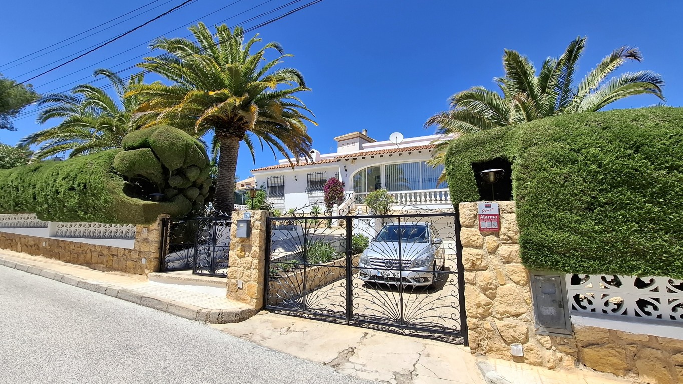 Villa for sale in La Nucia