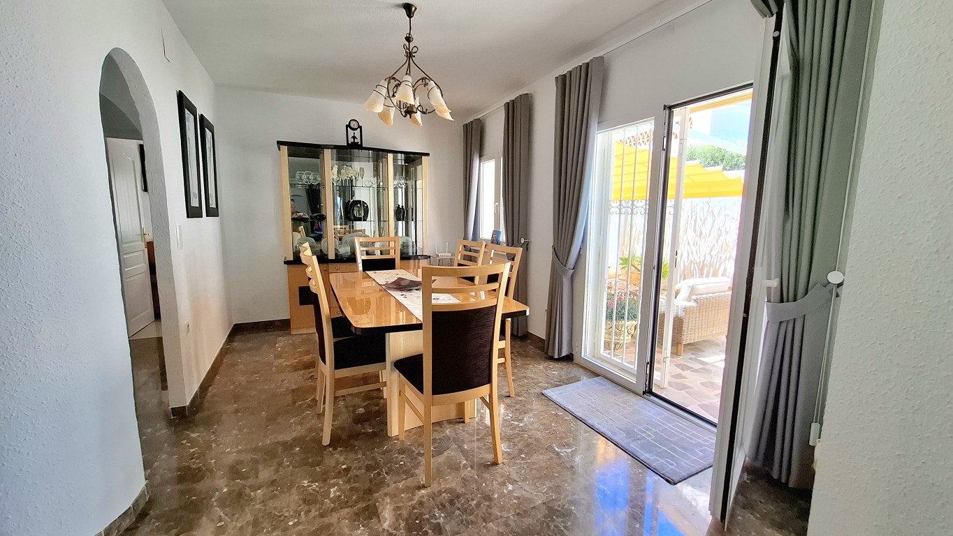 Villa for sale in La Nucia