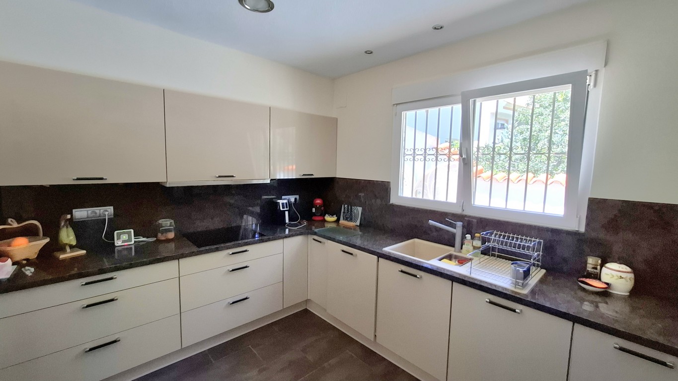Villa for sale in La Nucia