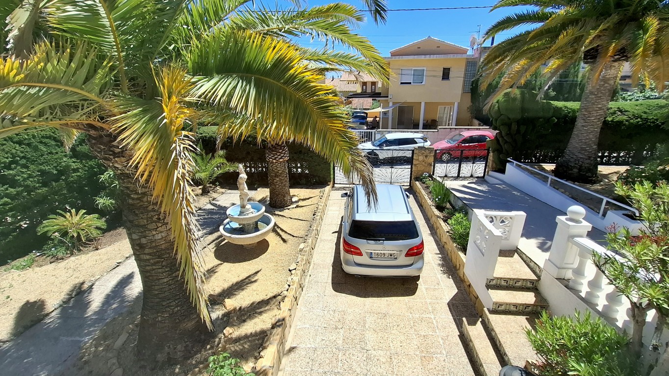 Villa for sale in La Nucia