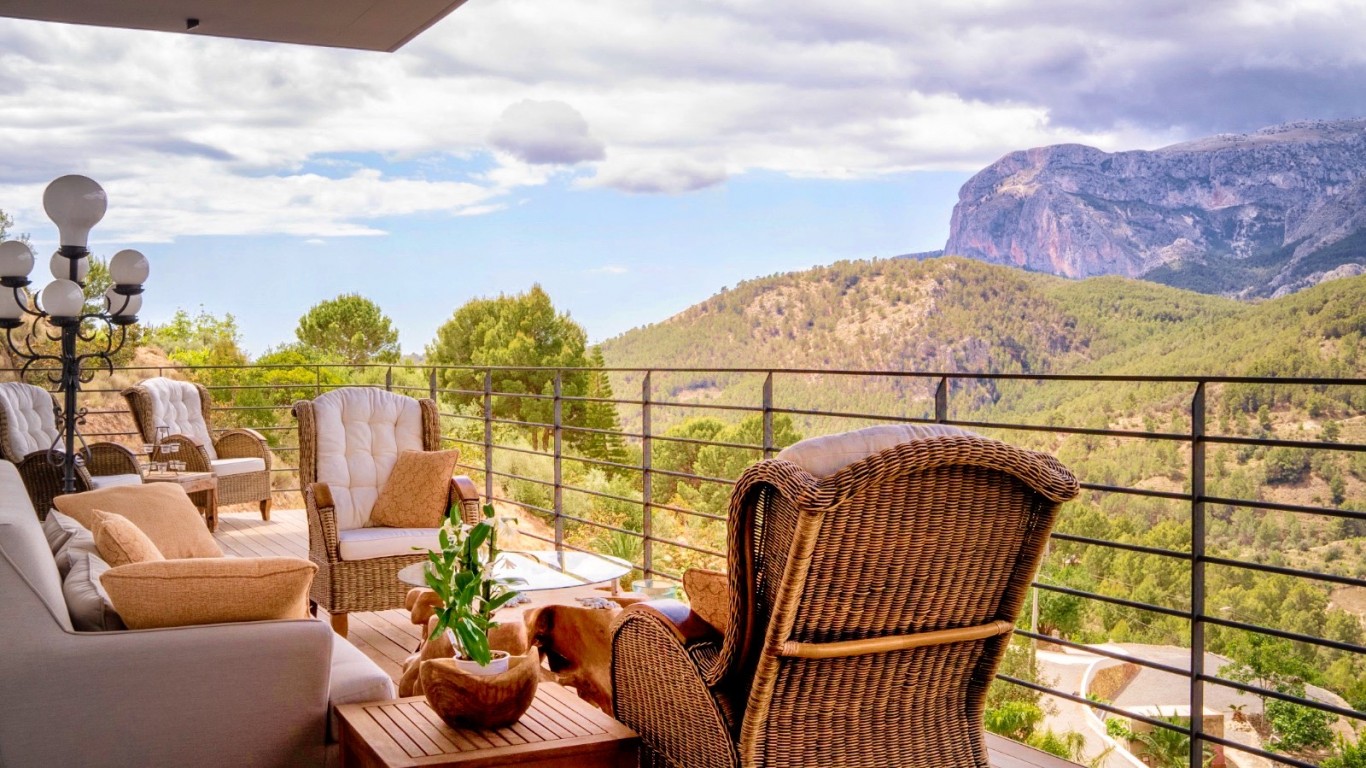 Villa for sale in Guadalest