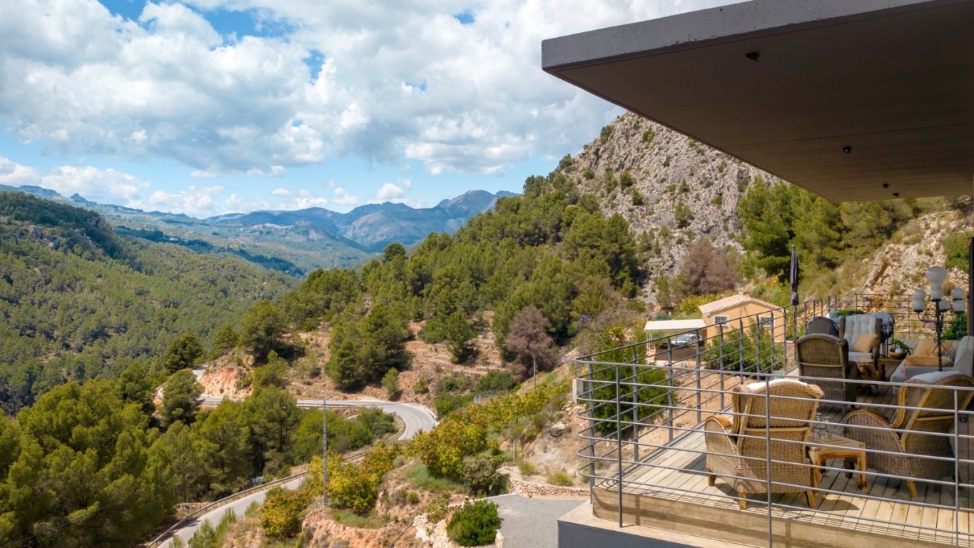 Villa for sale in Guadalest