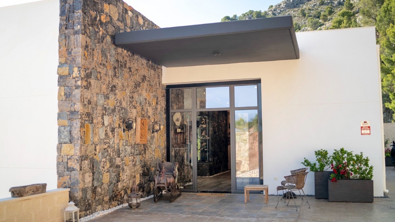 Villa for sale in Guadalest