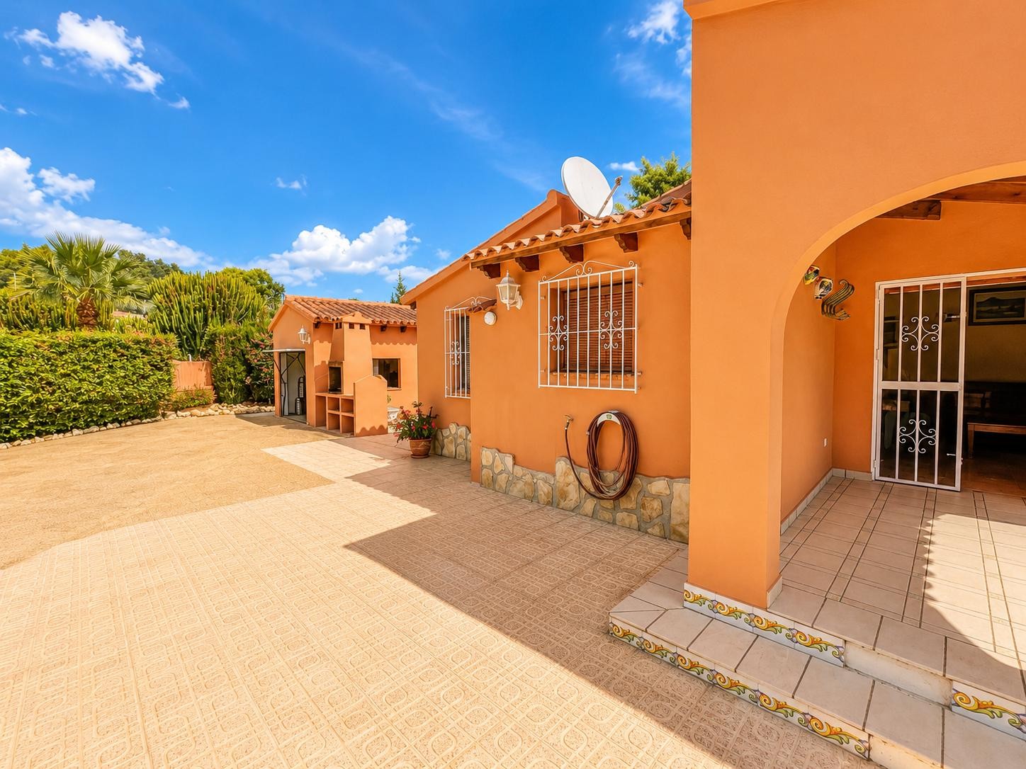 Villa for sale in Alfas del Pí
