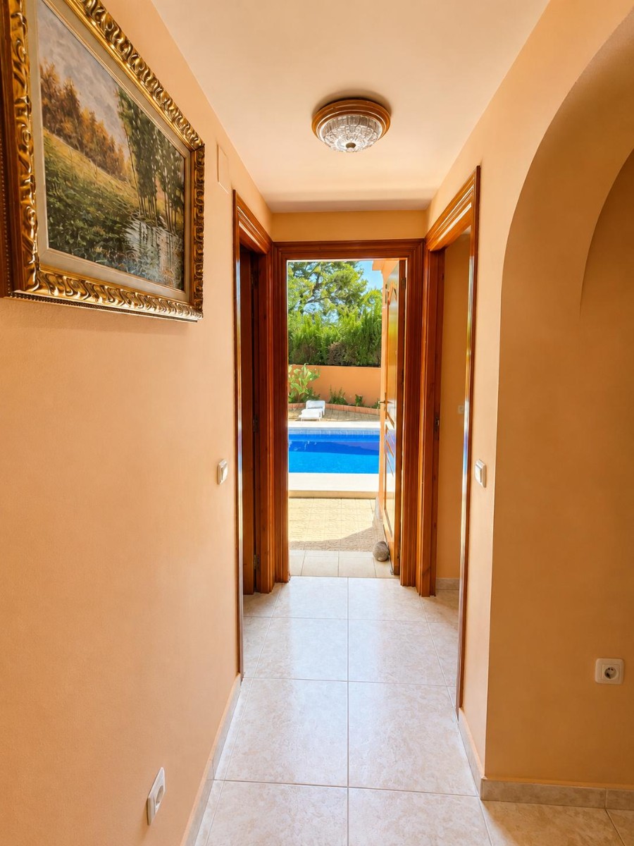 Villa for sale in Alfas del Pí