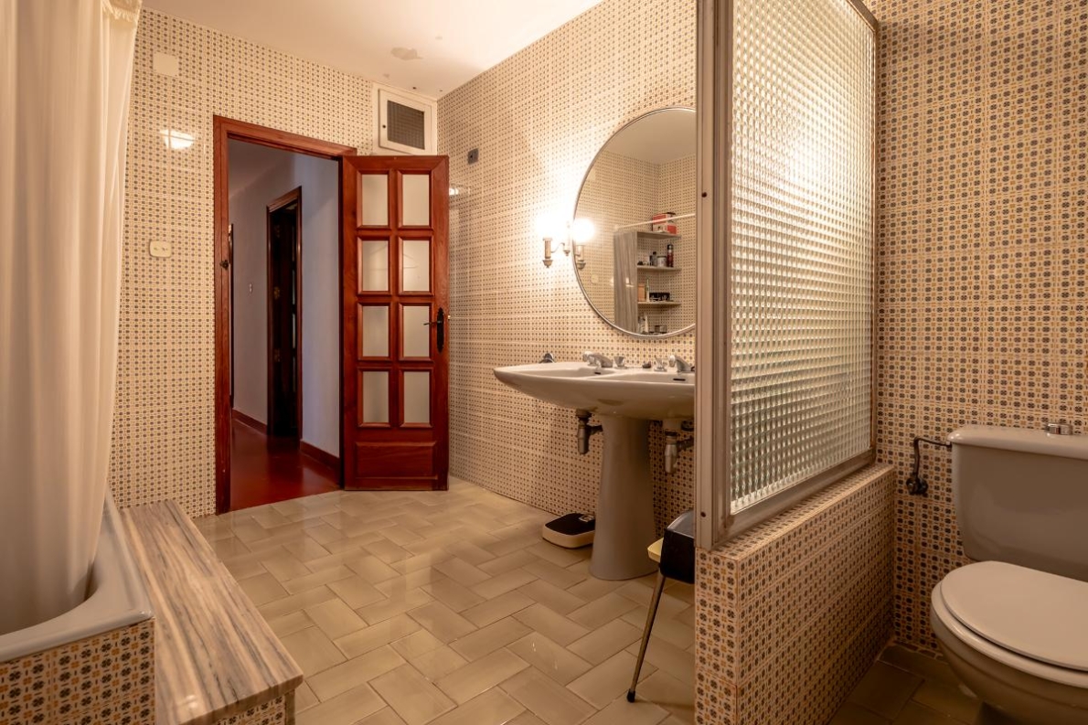 Unique villa with pool for sale in Naquera