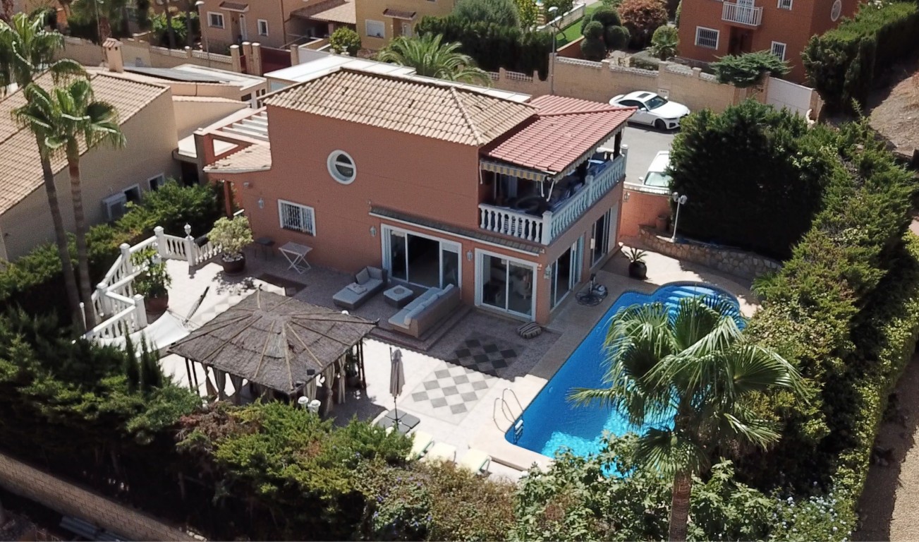 Villa for sale in La Nucia