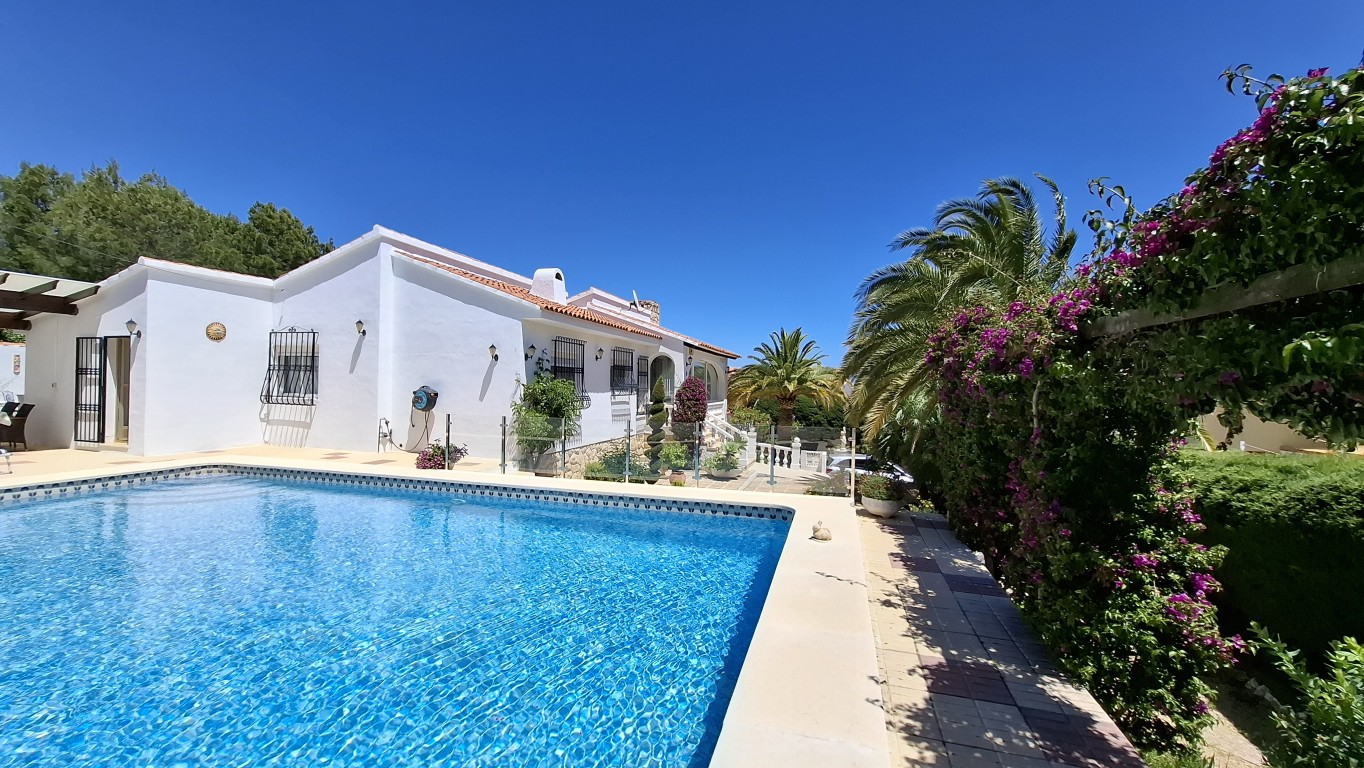 Villa for sale in La Nucia
