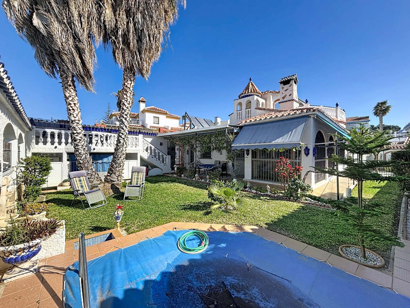 Villa for sale in Mezquitilla