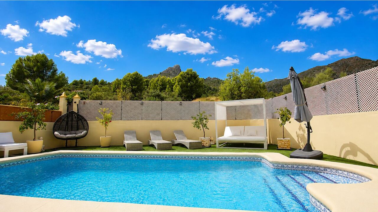 Villa for sale in Sagra